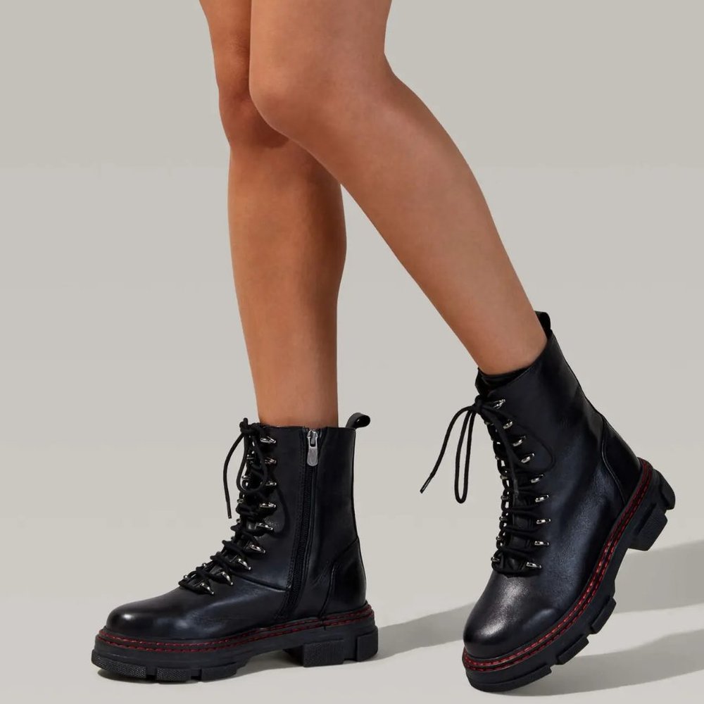 NIB Kurt Geiger London Black Leather Lace or Zip Combat Boots Cool Details!